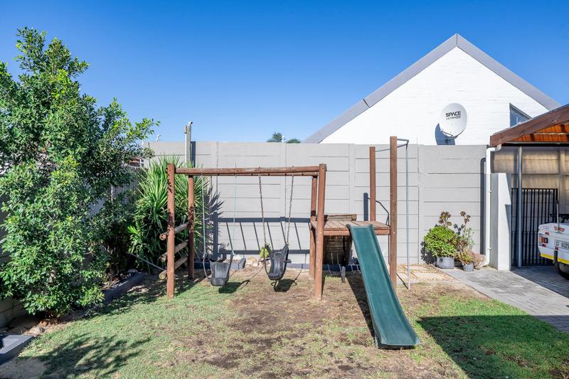 4 Bedroom Property for Sale in Viking Village Western Cape